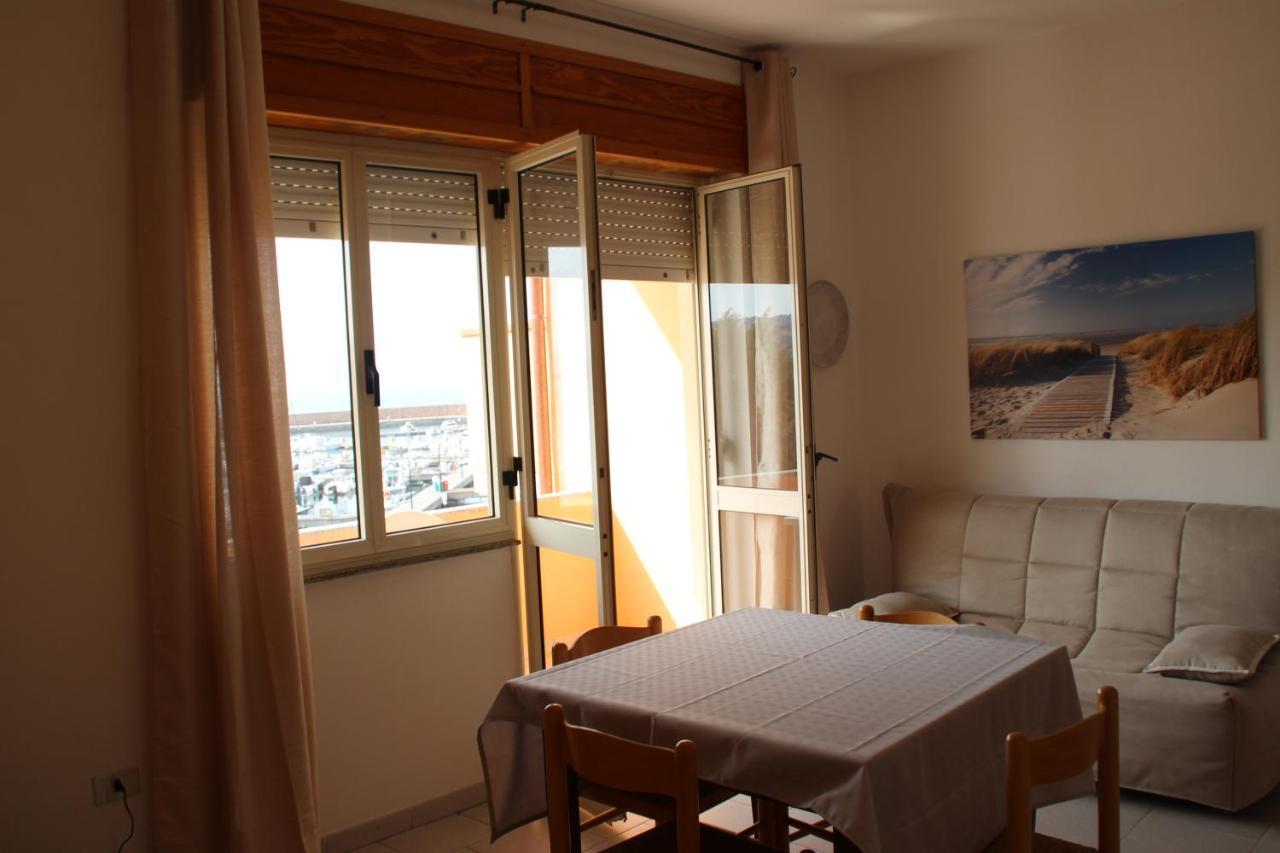 Borgo Spiaggia Vista Mare Isola Rossa Luaran gambar