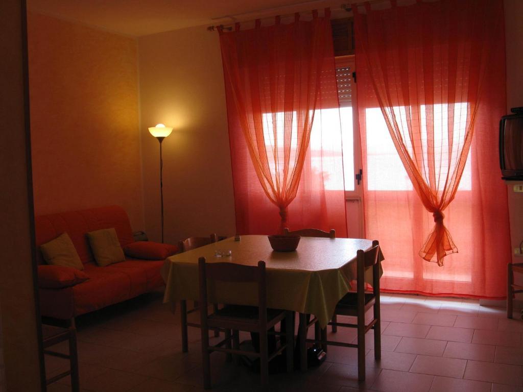 Borgo Spiaggia Vista Mare Isola Rossa Bilik gambar