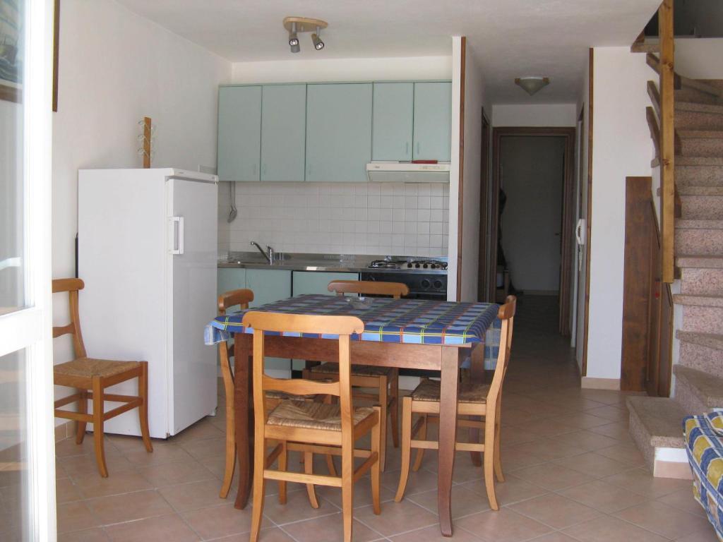 Borgo Spiaggia Vista Mare Isola Rossa Bilik gambar
