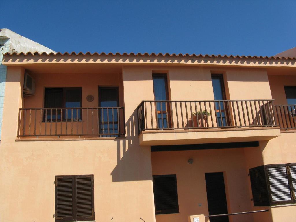 Borgo Spiaggia Vista Mare Isola Rossa Bilik gambar