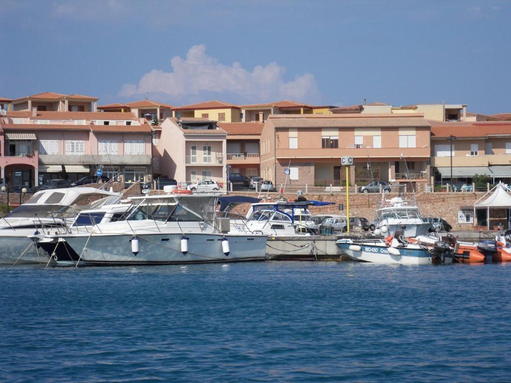 Borgo Spiaggia Vista Mare Isola Rossa Bilik gambar